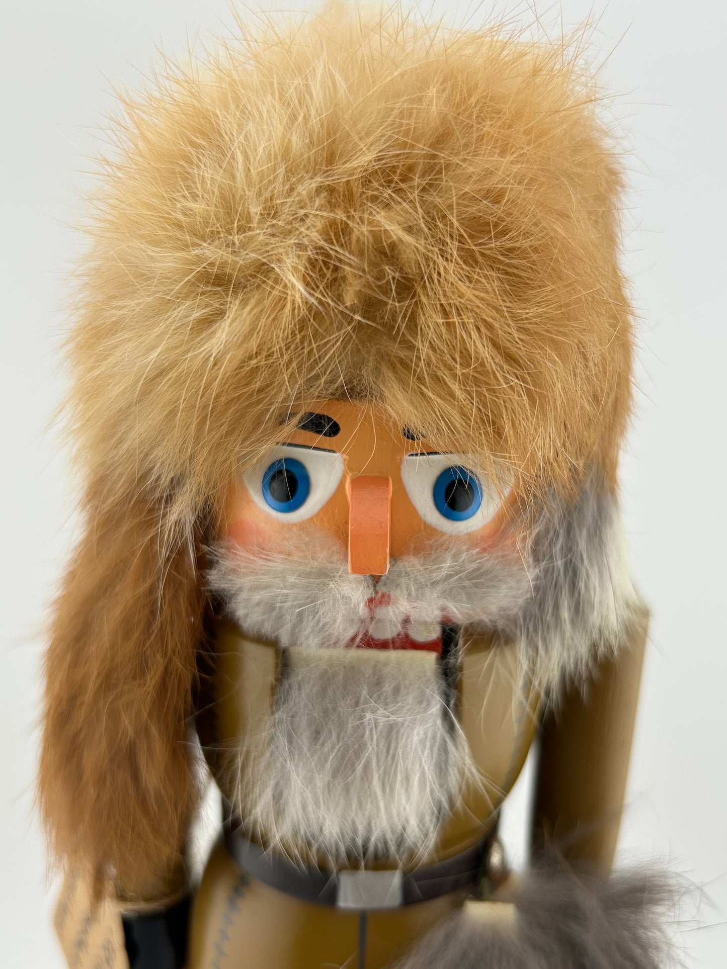 VEB Hodrewa Rosenthal Snowshoer Natural Nutcracker