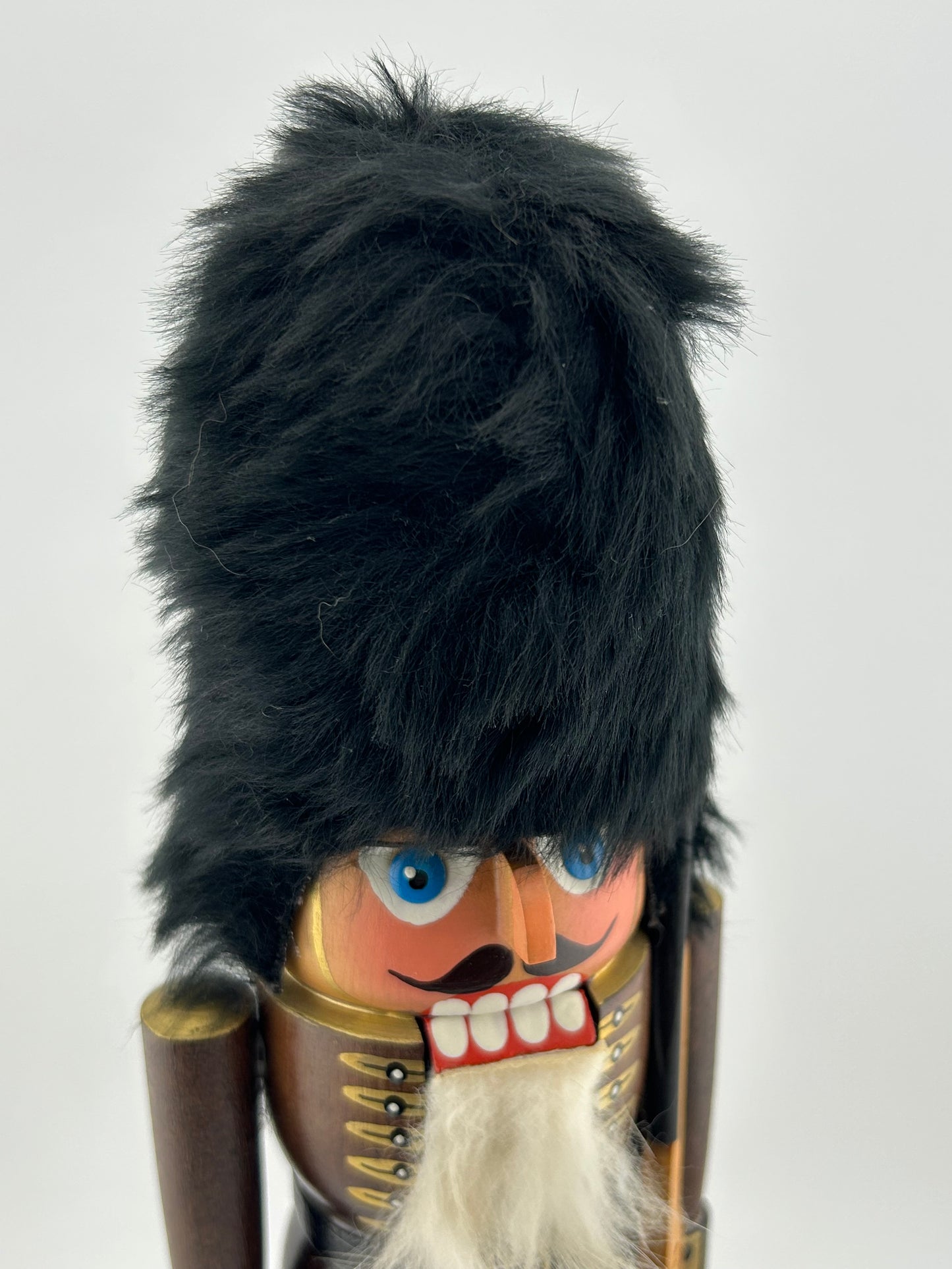 Erzgebirgische Volkskunst Soldier Nutcracker