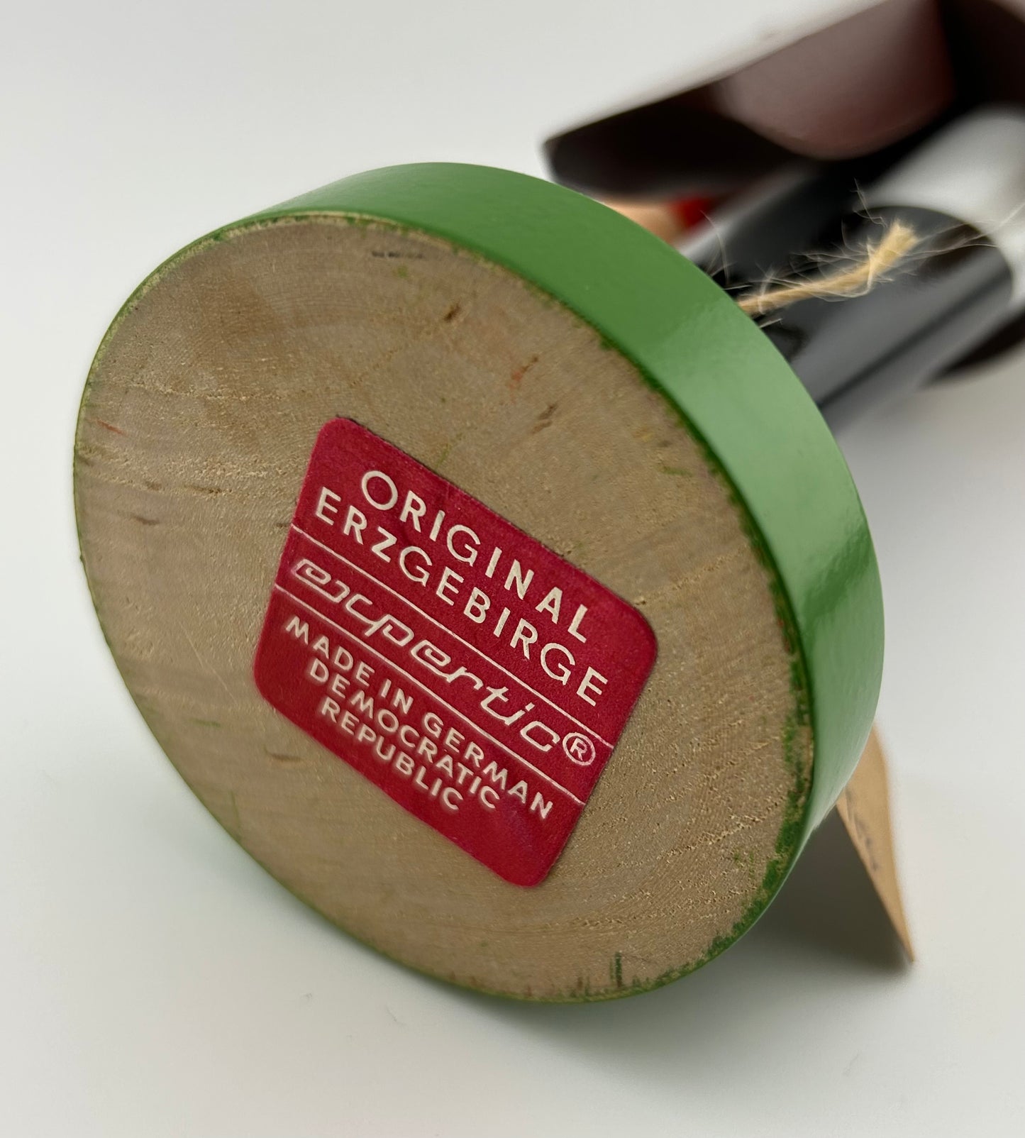 Erzgebirgische Expertic Hunter Nutcracker with Knife