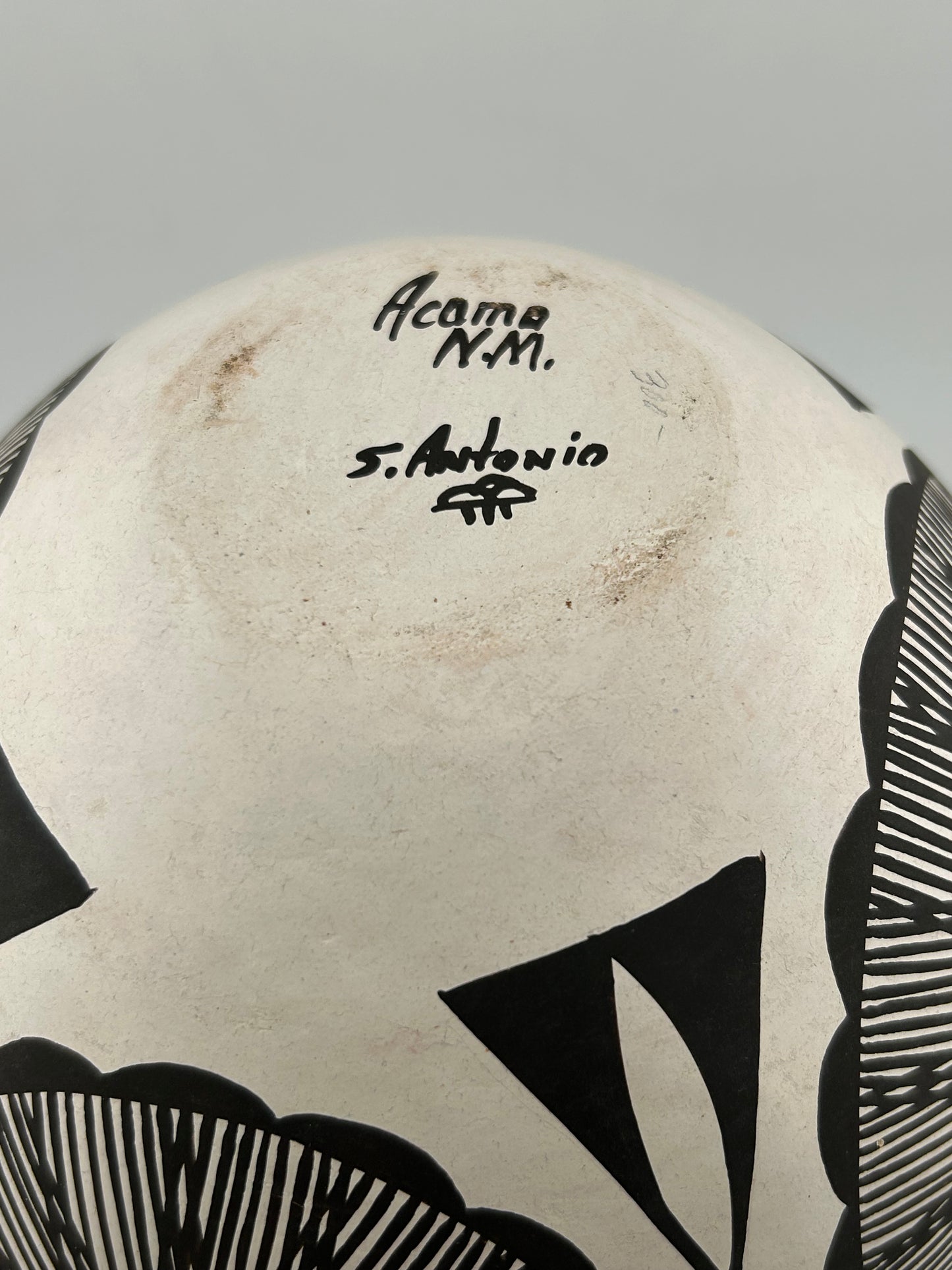 Acoma Pottery New Mexico Large Painted Pot